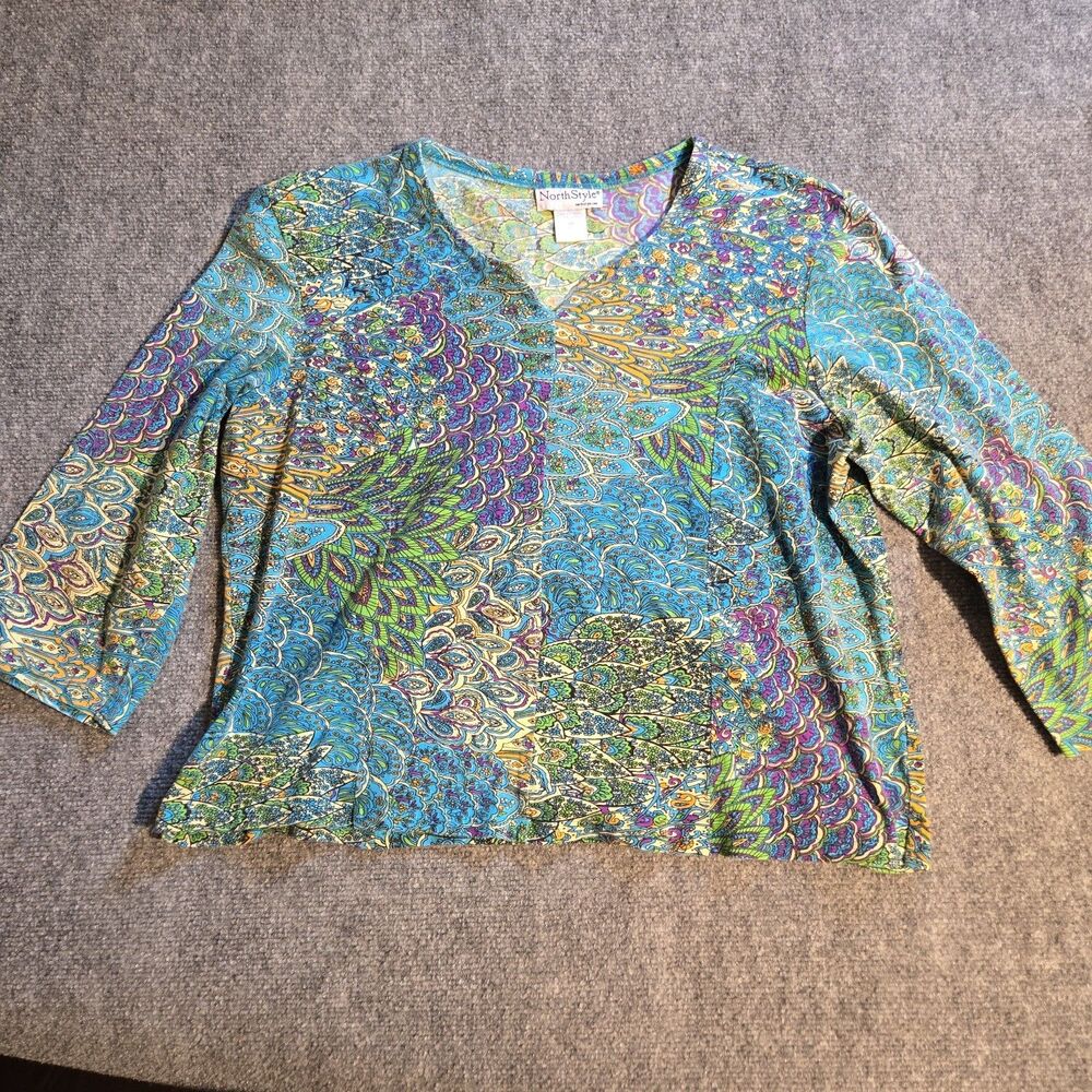 NorthStyle Shirt Womens Size XL Blue Floral Cropped Long Sleeve Pullover